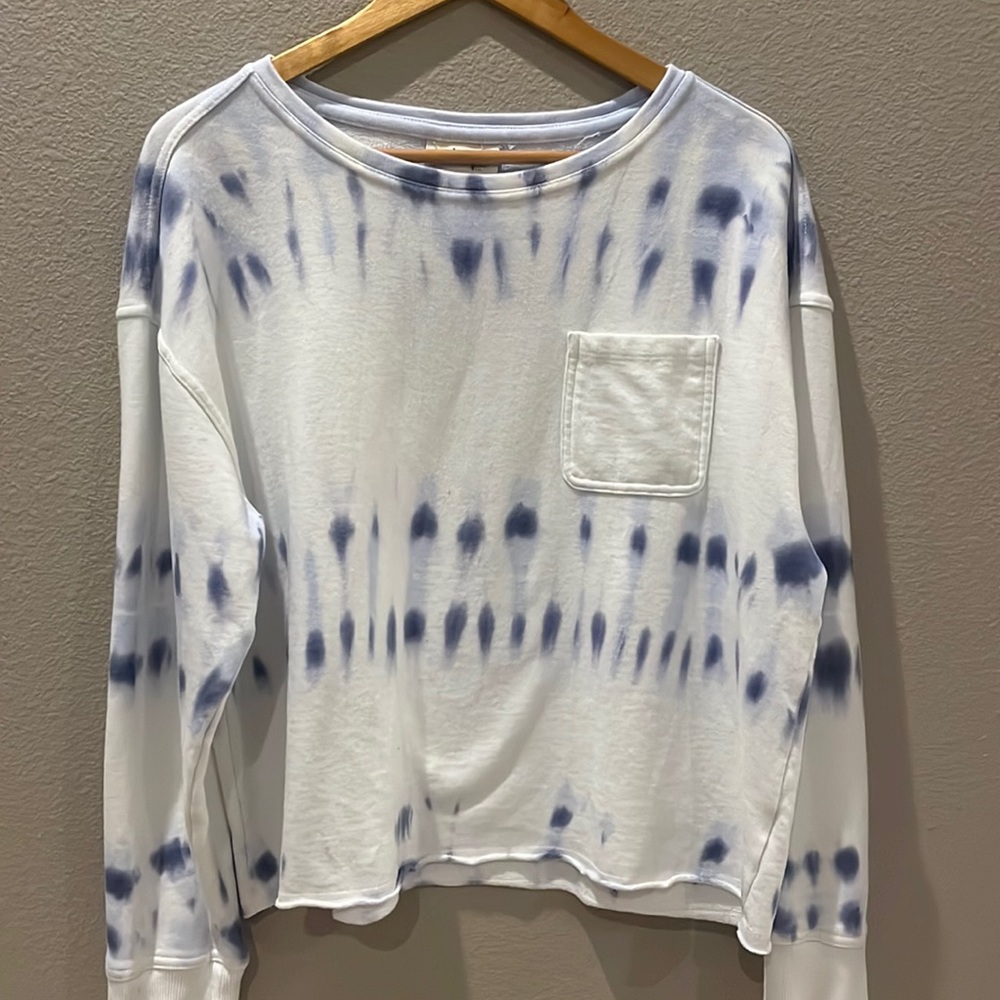Universal Threads Sweat Shirt